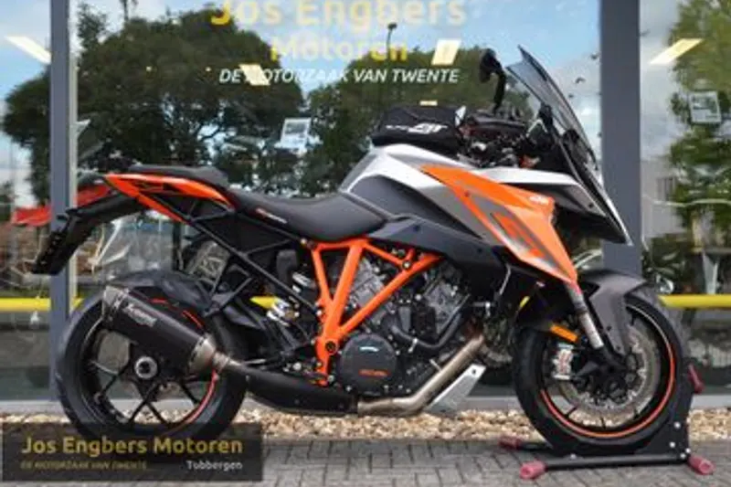 KTM 1290 Super Duke GT (2017)