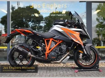 KTM 1290 Super Duke GT (2017) — foto 1