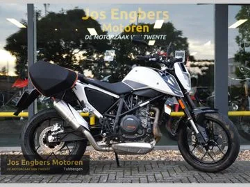 KTM 690 Duke (2016) — foto 1