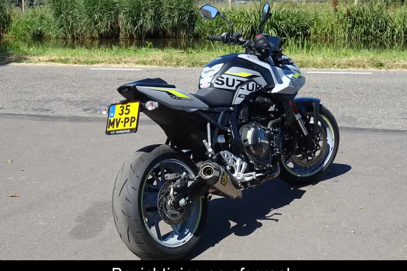 Suzuki GSX-8S (2024)