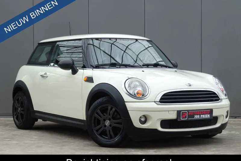 MINI One (2010)
