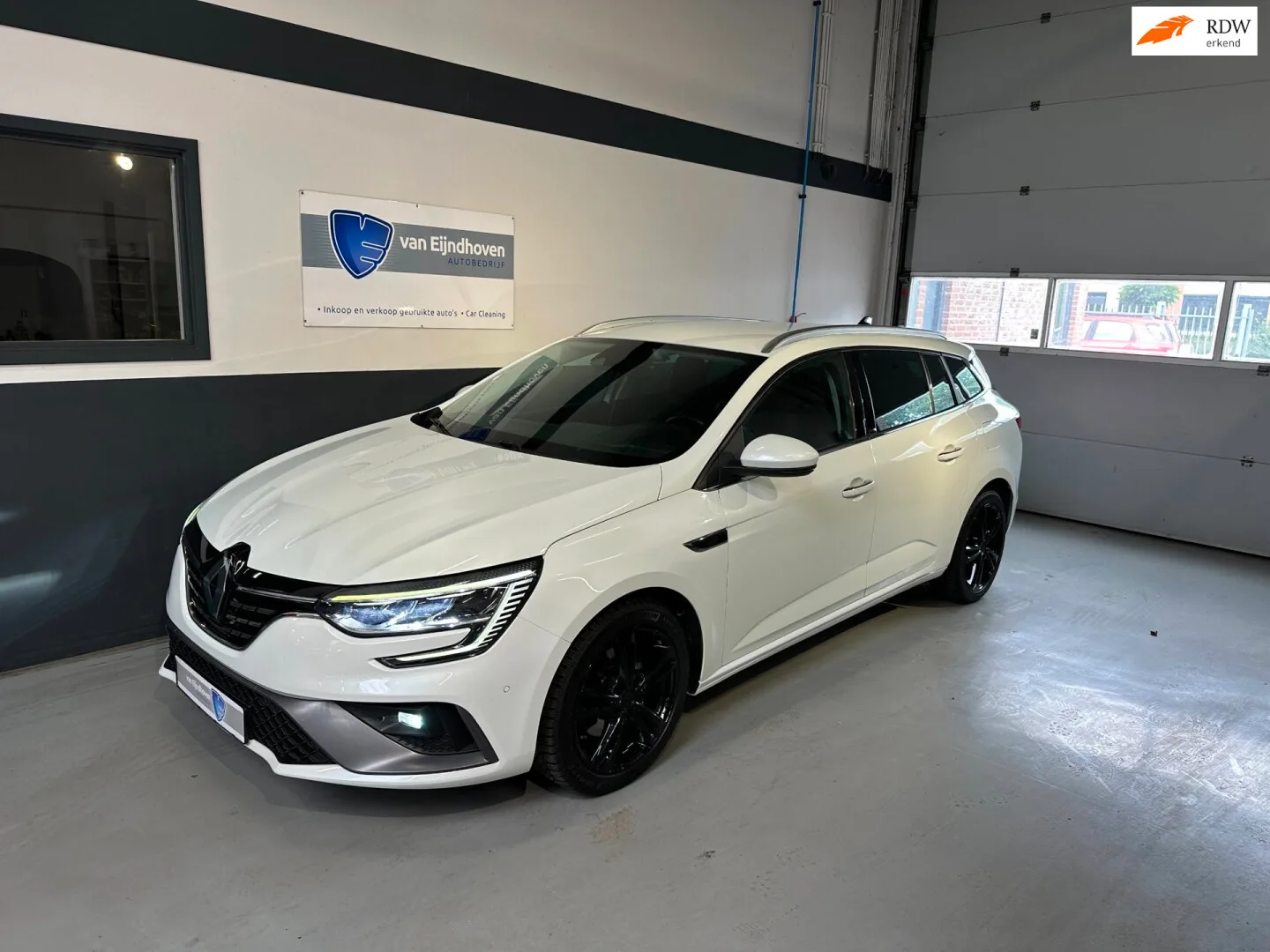Renault Mégane E-Tech (2020) — foto 1