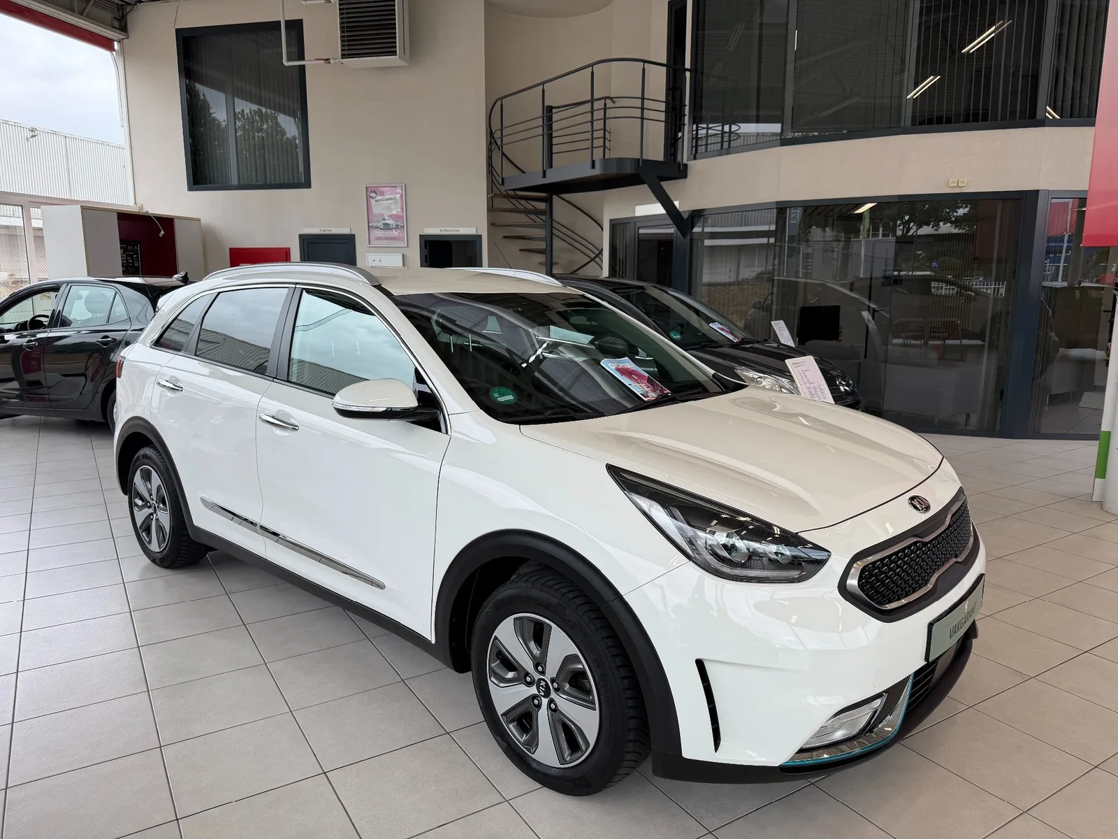 Kia Niro (2017) — foto 1