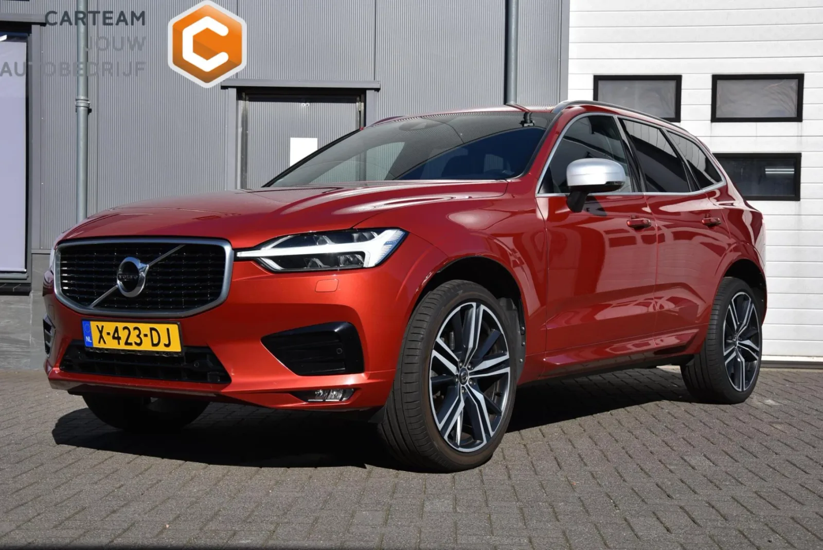 Volvo XC60 (2018) — foto 1
