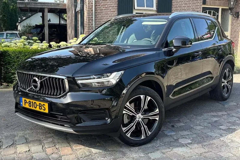 Volvo XC40 (2022)