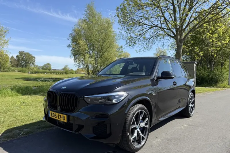 BMW X5 (2023)