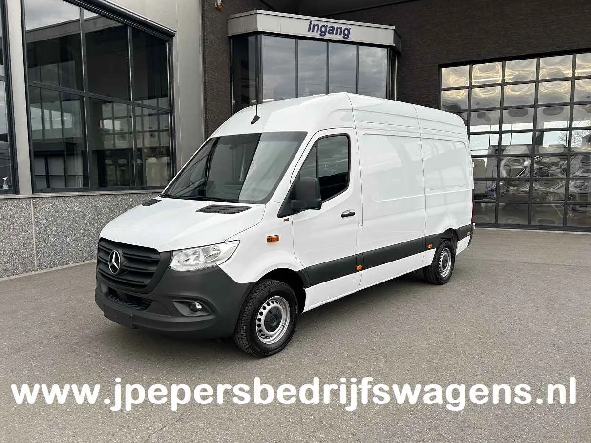 Mercedes-Benz Sprinter (2024) — foto 1