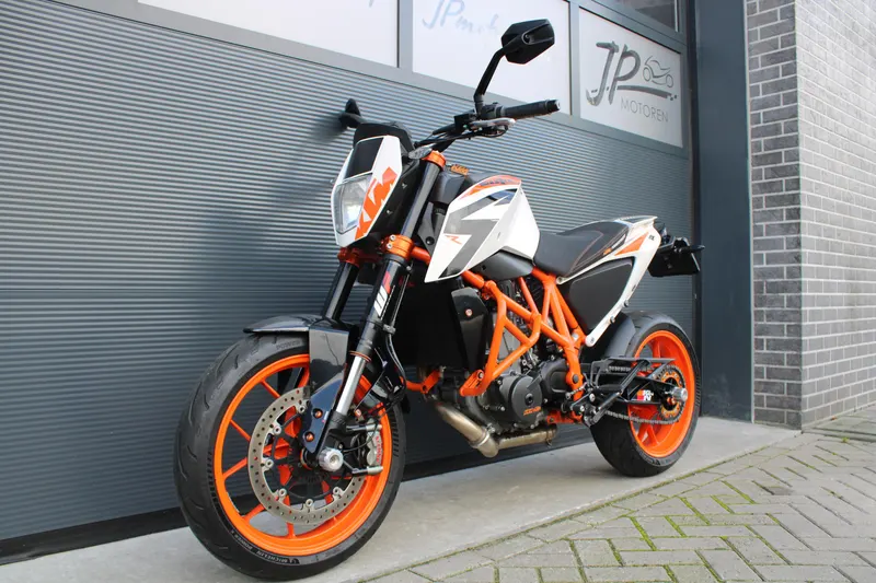 KTM 690 Duke R (2015)