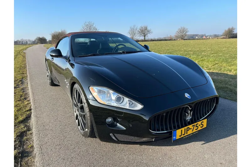 Maserati GranCabrio (2010)