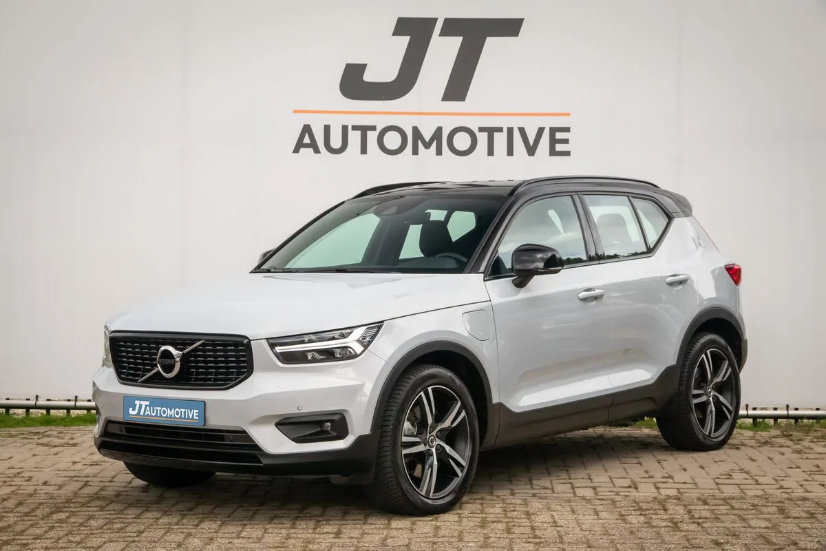 Volvo XC40 (2021) — foto 1