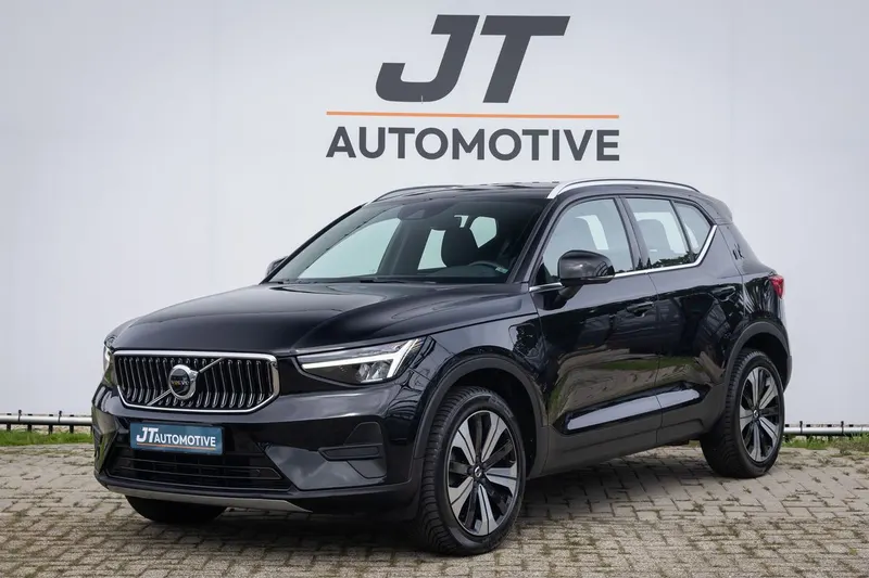 Volvo XC40 (2023)