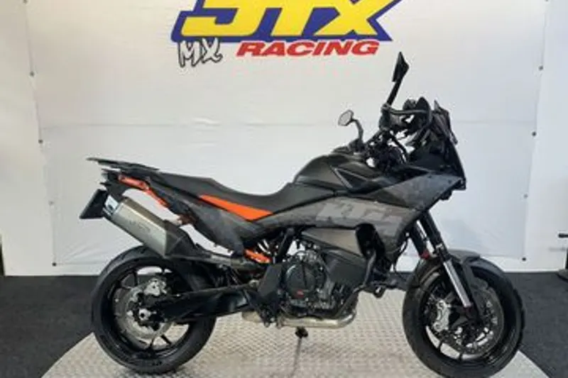 KTM 890 SMT (2023)