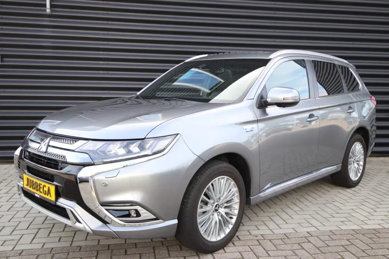 Mitsubishi Outlander (2020)