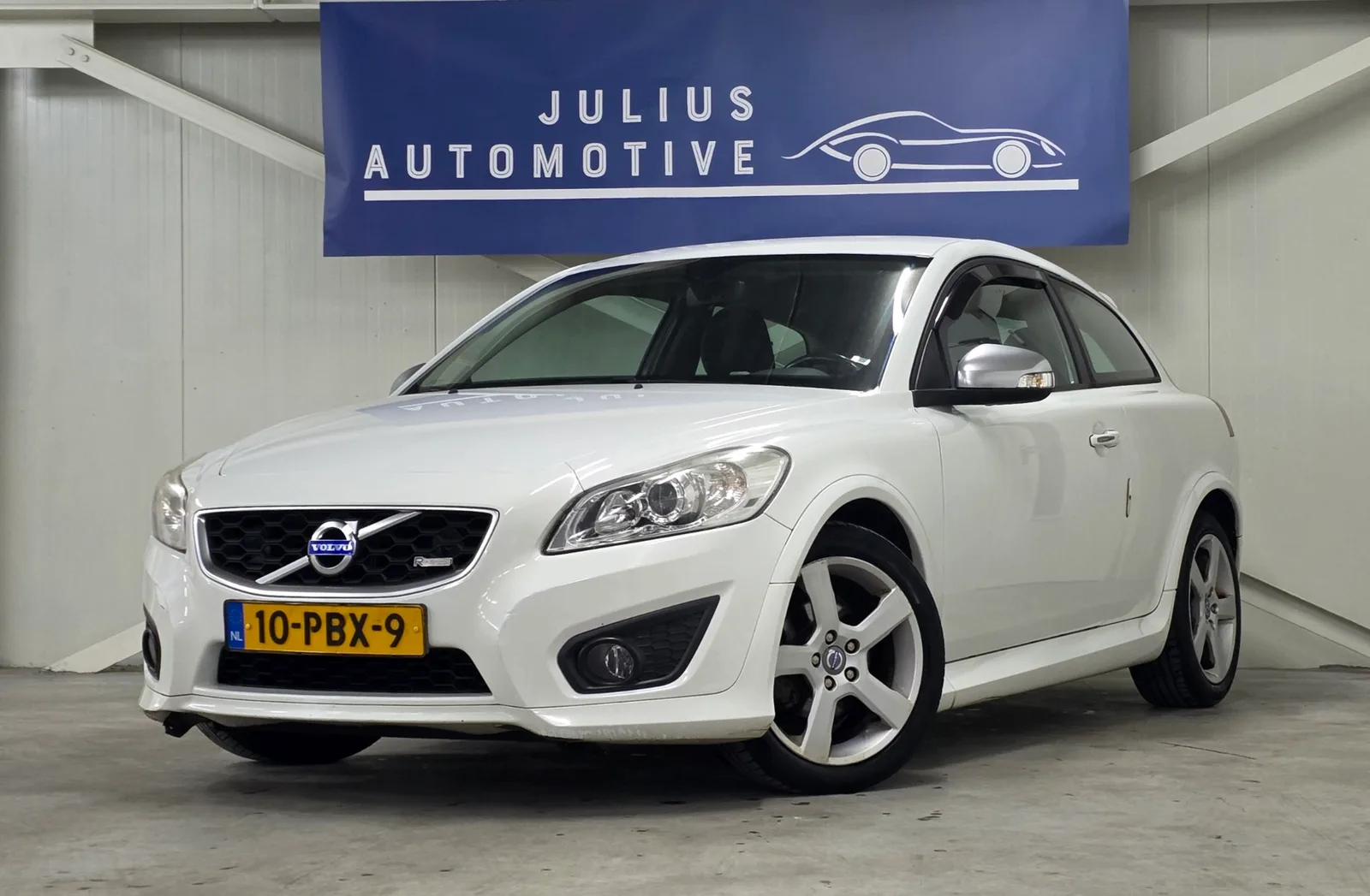 Volvo C30 (2011) — foto 1