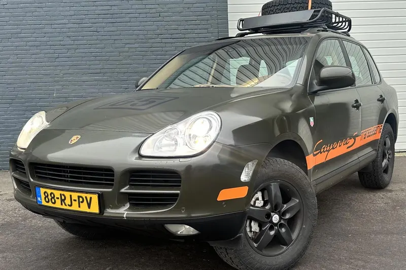 Porsche Cayenne (2005)
