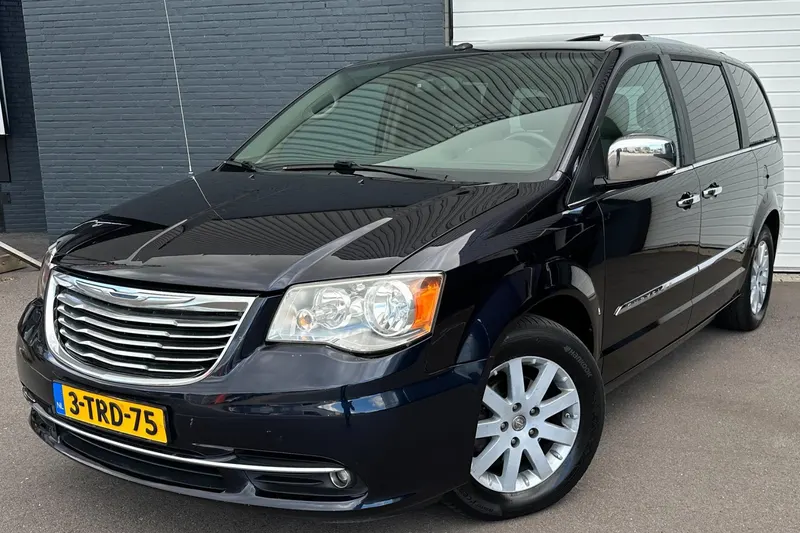Chrysler Town and Country (2011)