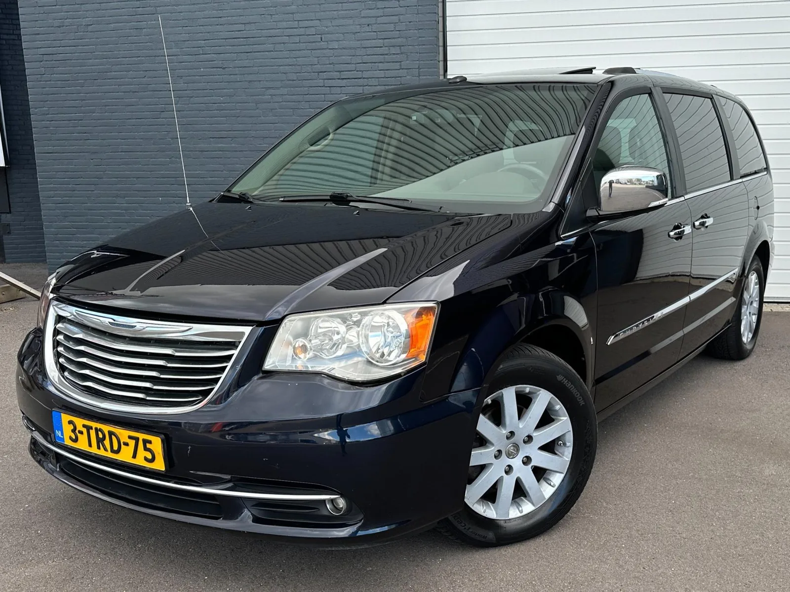 Chrysler Town and Country (2011) — foto 1