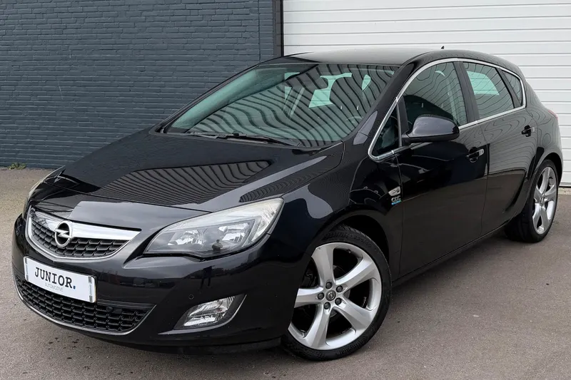 Opel Astra (2011)