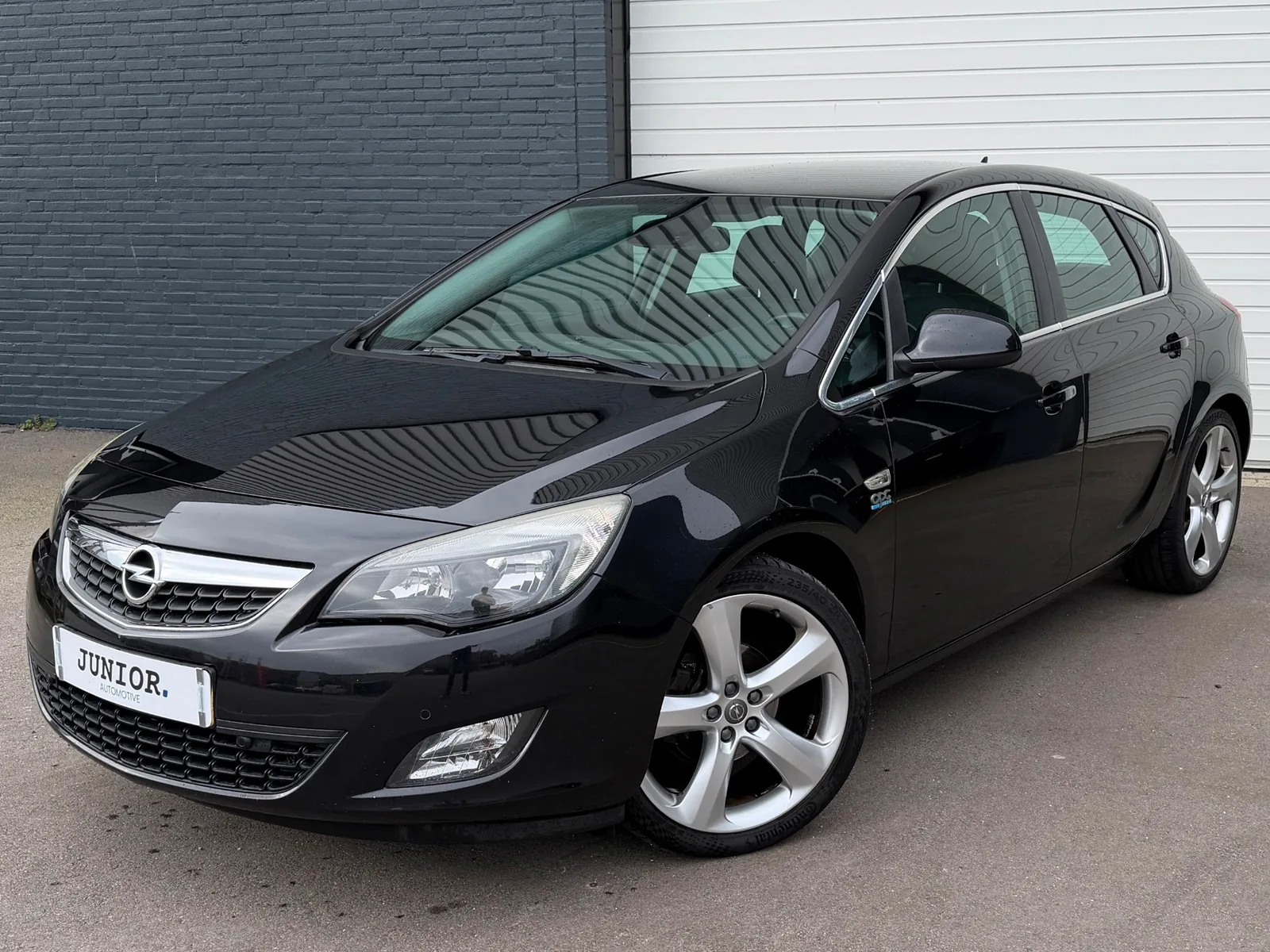 Opel Astra (2011) — foto 1