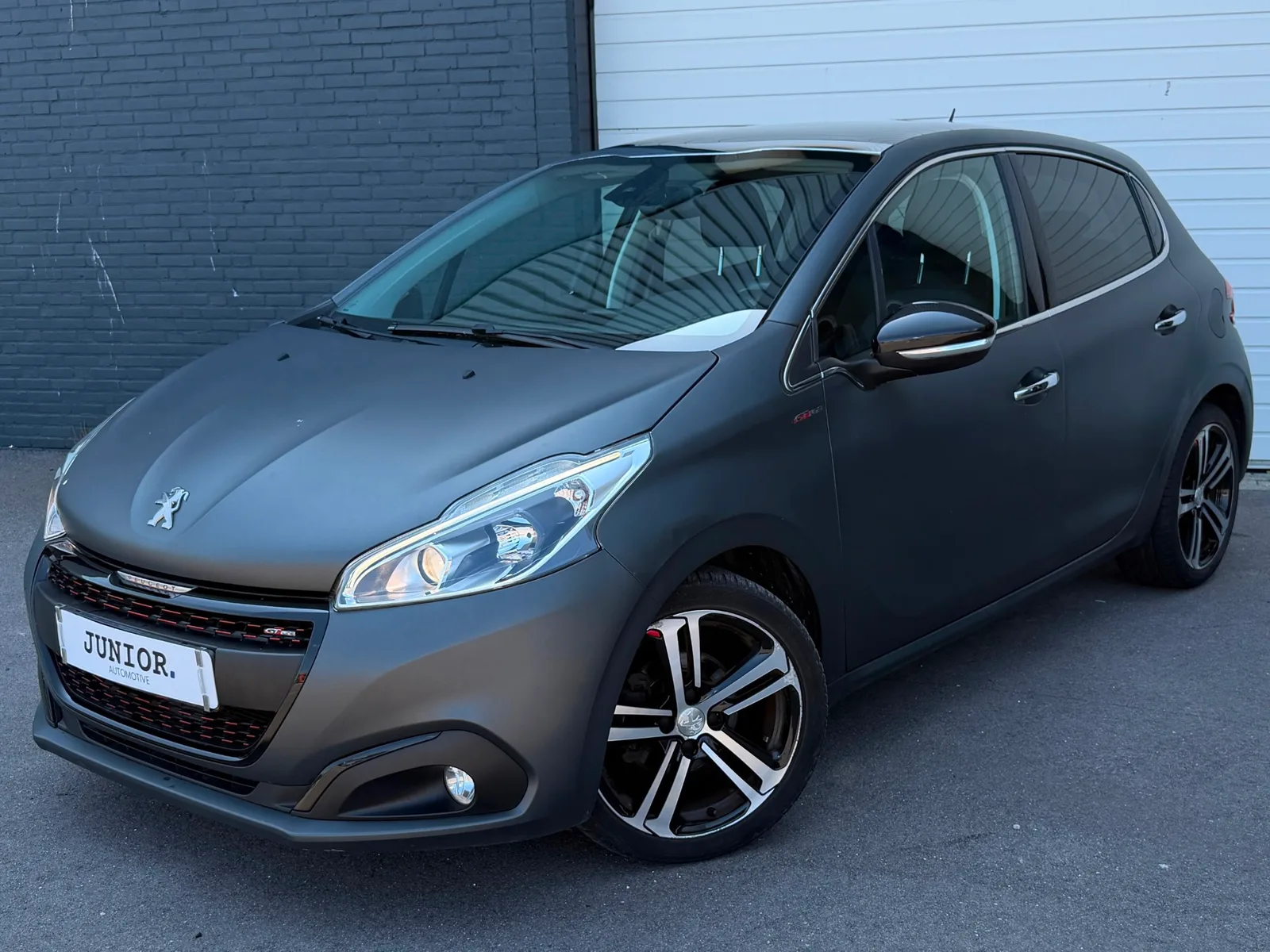 Peugeot 208 (2017) — foto 1