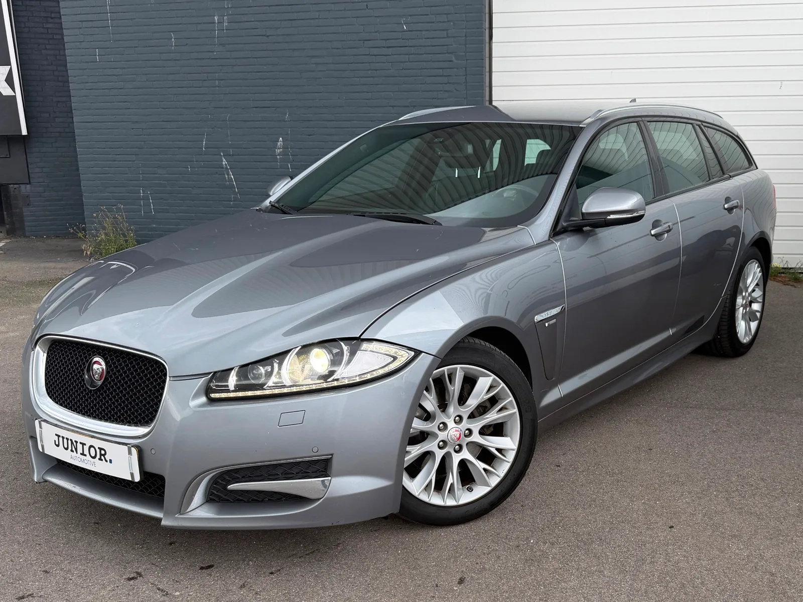 Jaguar XF (2014) — foto 1