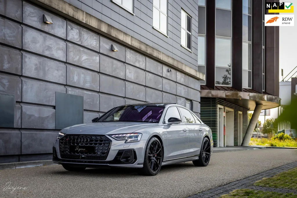 Audi S8 (2023) — foto 1