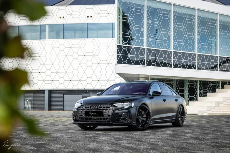 Audi S8 (2024)