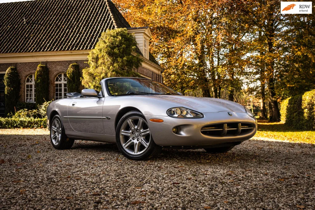 Jaguar XK8 (2000) — foto 1