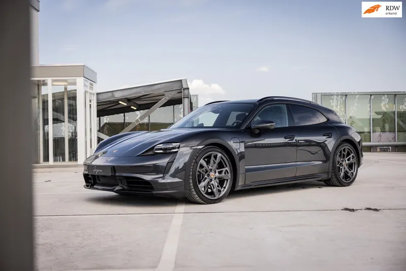 Porsche Taycan Cross Turismo (2021)