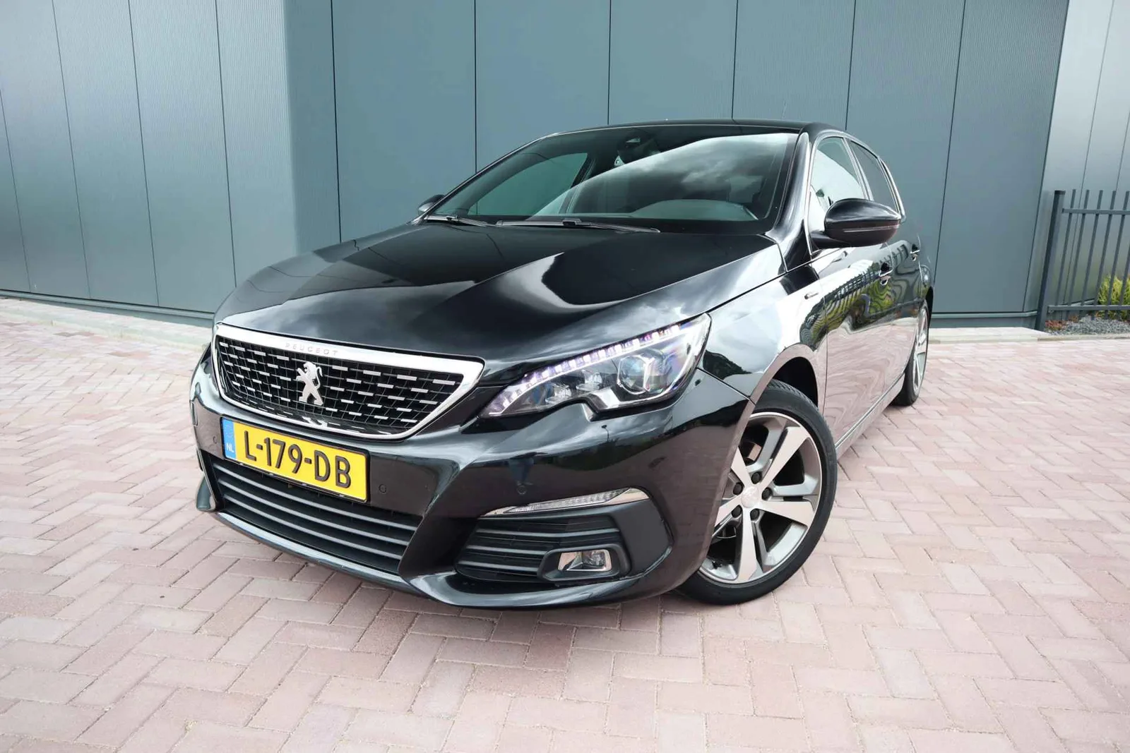 Peugeot 308 (2020) — foto 1