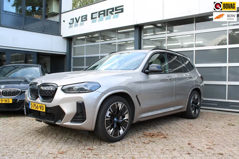BMW iX3 (2023)