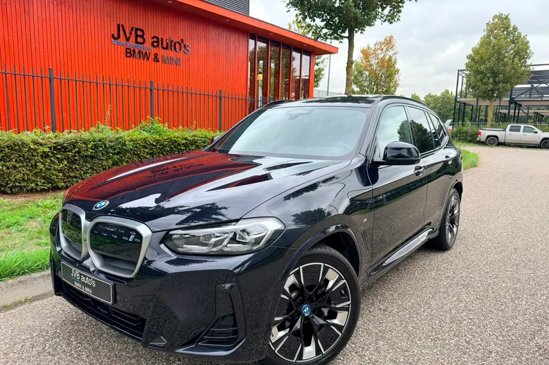 BMW iX3 (2025)
