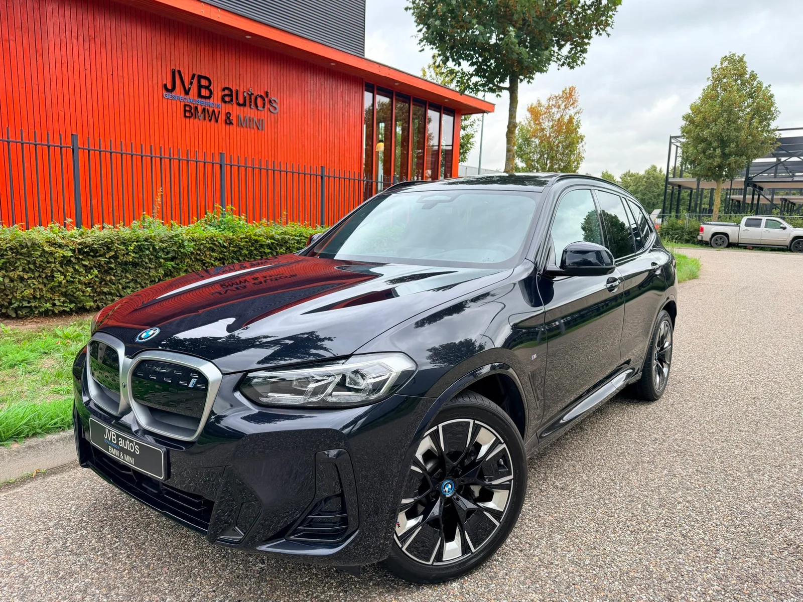 BMW iX3 (2025) — foto 1
