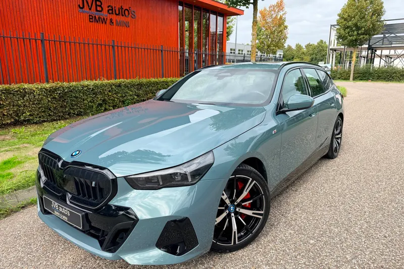 BMW i5 (2024)