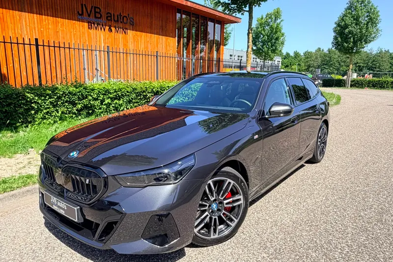 BMW i5 (2024)