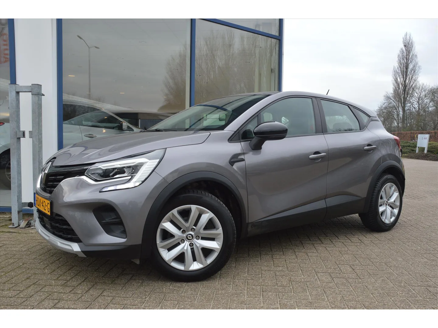 Renault Captur (2021) — foto 1