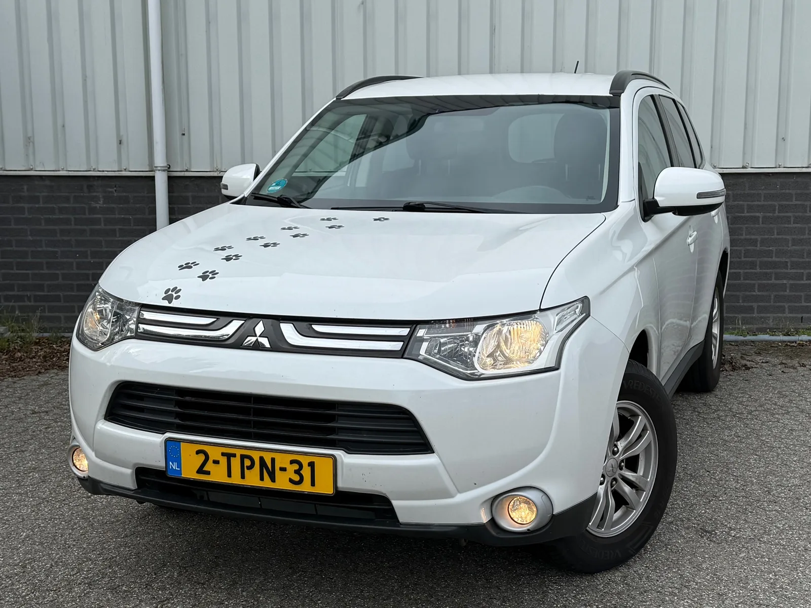 Mitsubishi Outlander (2014) — foto 1