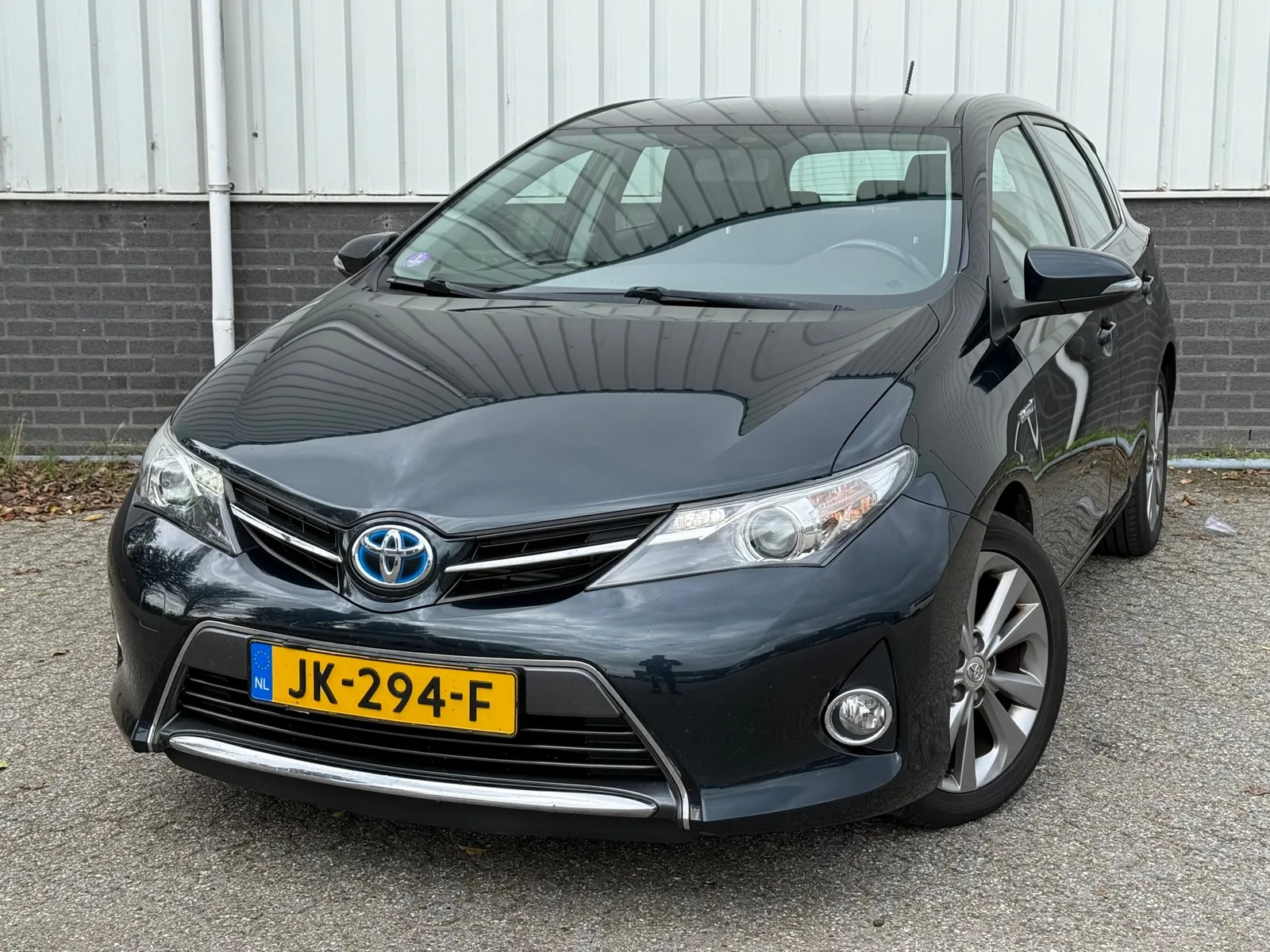 Toyota Auris (2014) — foto 1