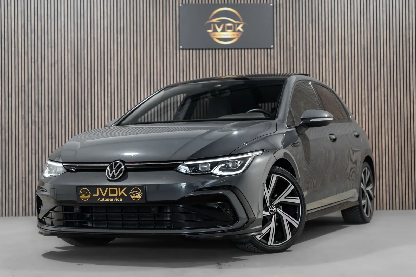 Volkswagen Golf (2020) — foto 1