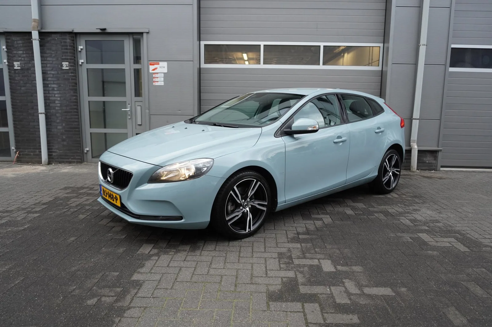 Volvo V40 (2017) — foto 1