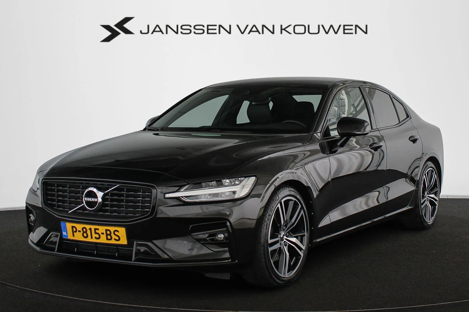 Volvo S60 (2022) — foto 1