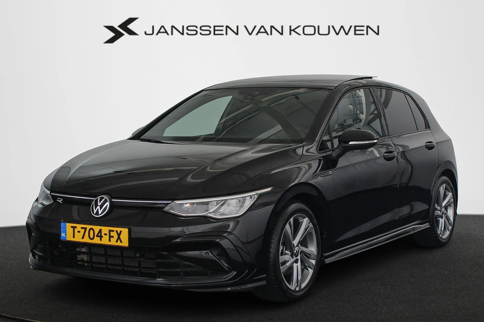 Volkswagen Golf (2023) — foto 1