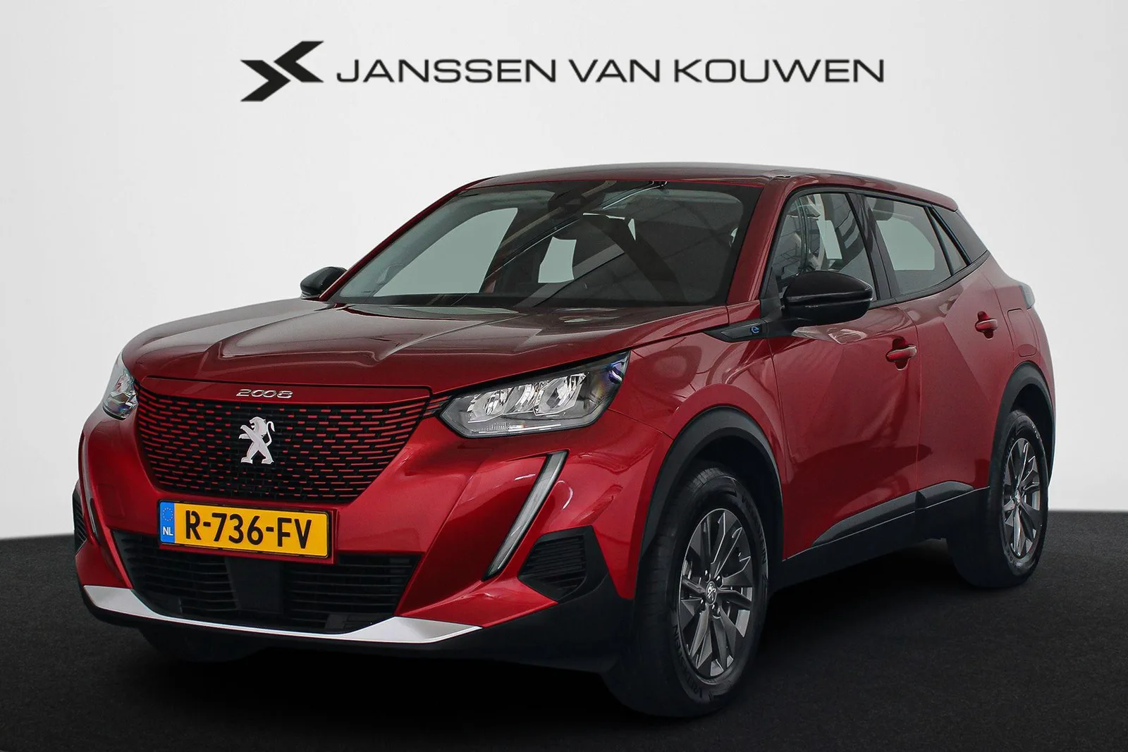 Peugeot e-2008 (2022) — foto 1