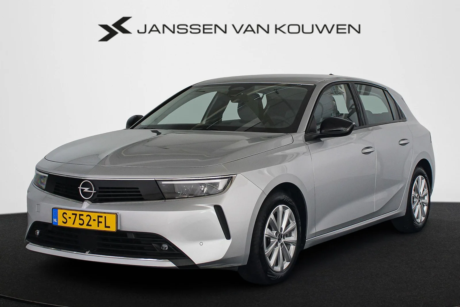 Opel Astra (2023) — foto 1