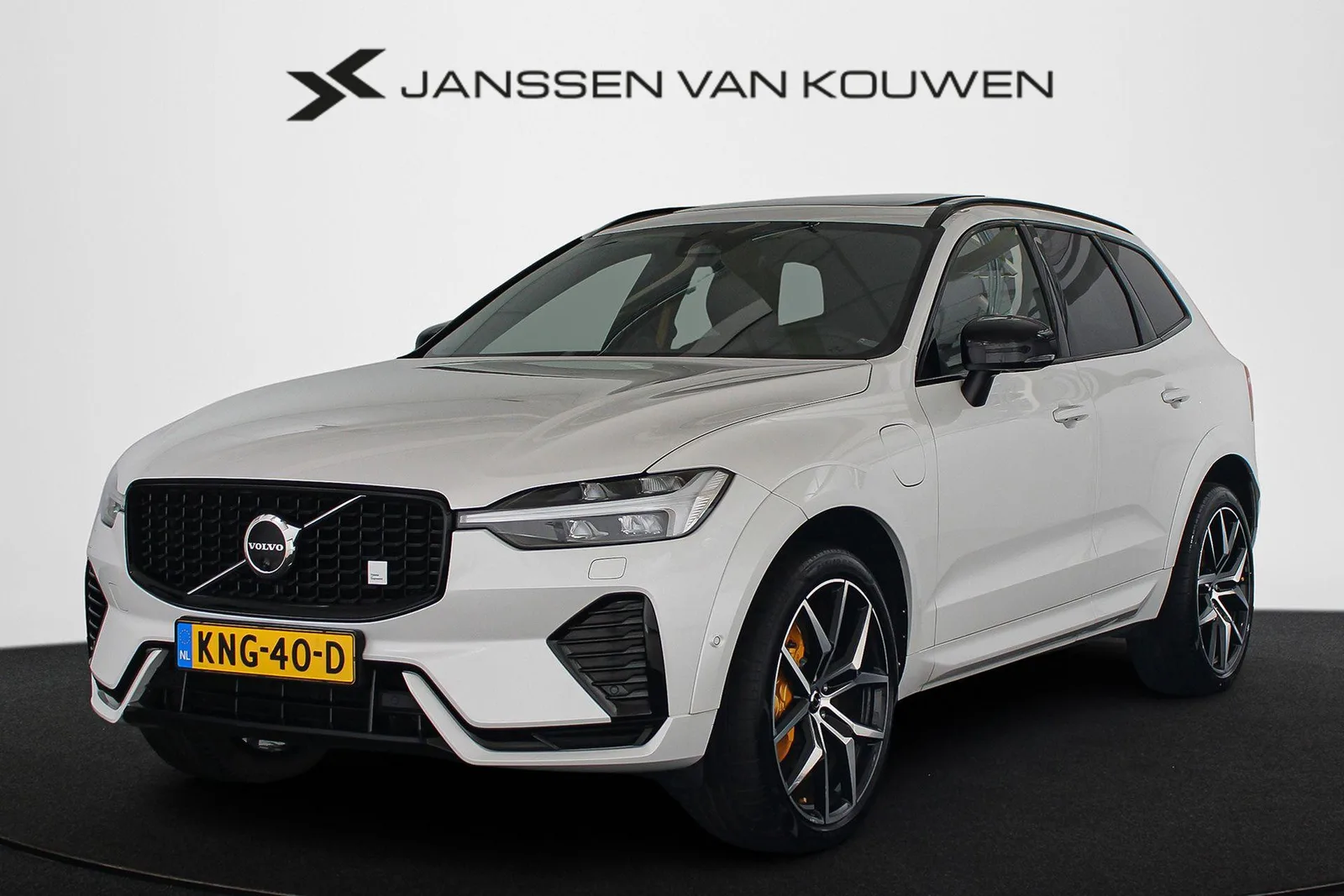 Volvo XC60 (2022) — foto 1