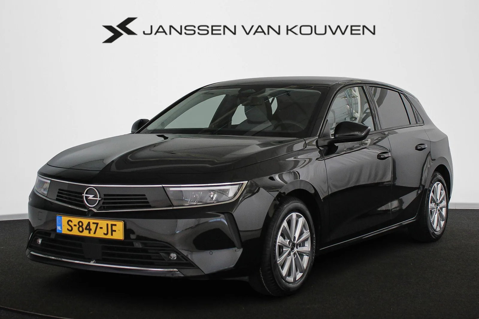 Opel Astra (2023) — foto 1