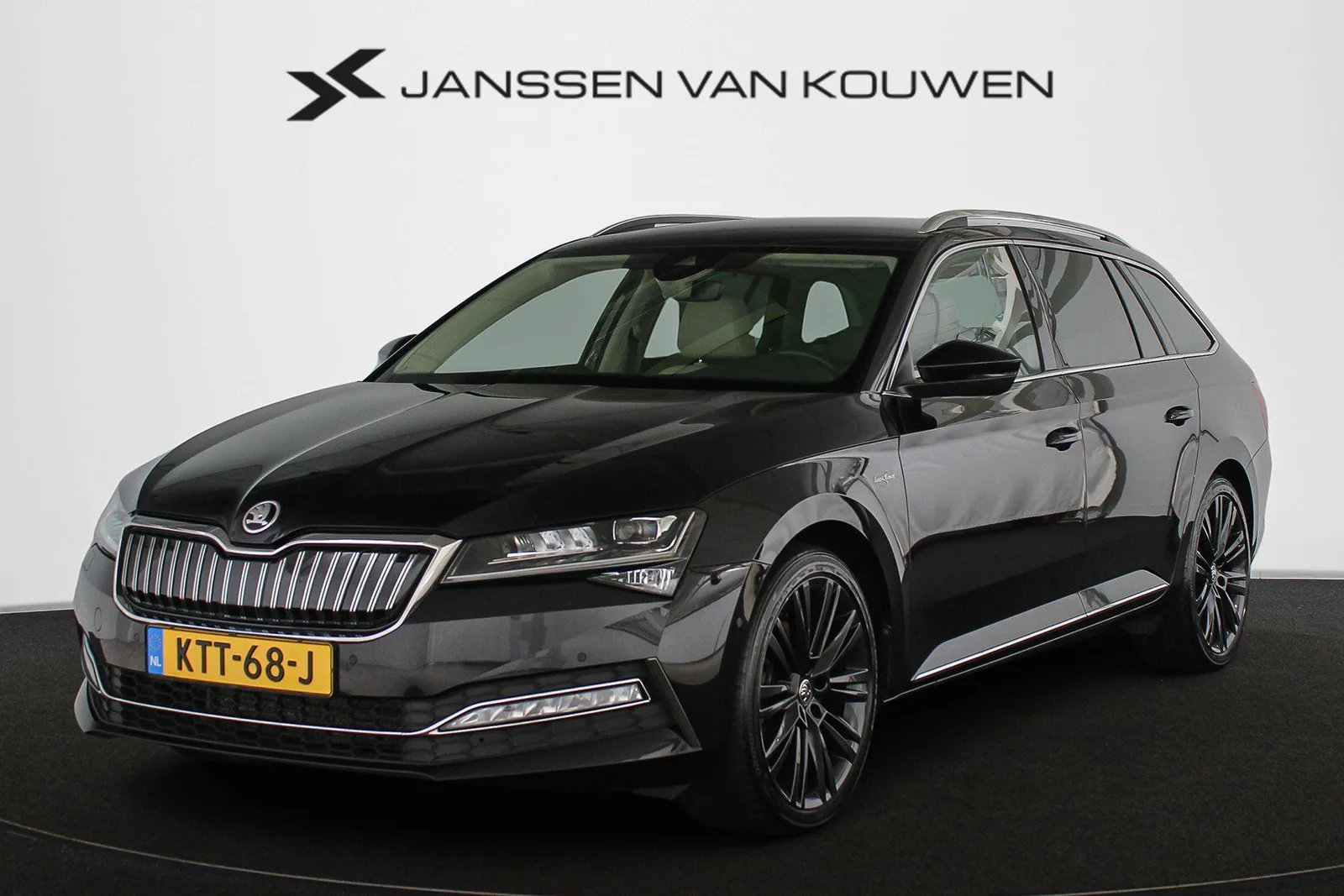 Škoda Superb (2023) — foto 1