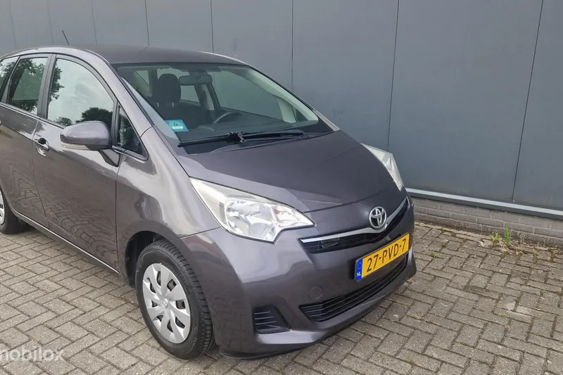 Toyota Verso (2011)