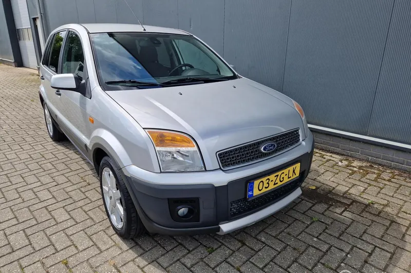 Ford Fusion (2008)