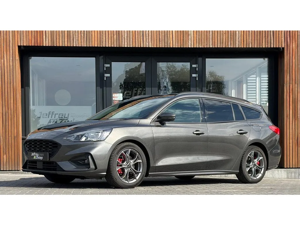 Ford Focus (2021) — foto 1